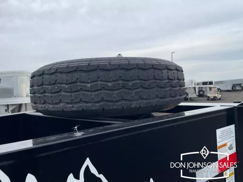 2026 Snake River GNFB25-20K DT Flatbed GN Trailer w/ Center Pop-up