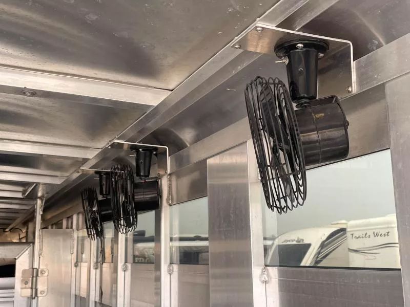 used Horse Trailers Featherlite  for sale, in Walla Walla, WA Thumbnail 23