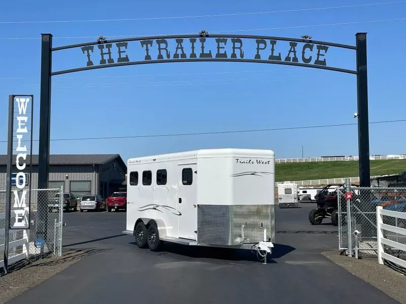 2026 Trails West Classic II 3H BP w/Warm Blood Height, Rear Ramp, Side Escape & Stud Stall