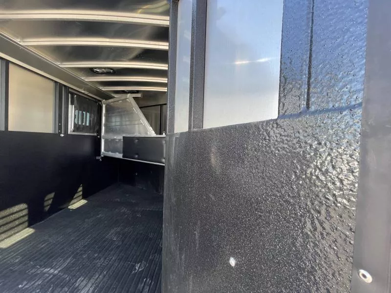 used Horse Trailers Logan Coach  for sale, in Walla Walla, WA Thumbnail 15