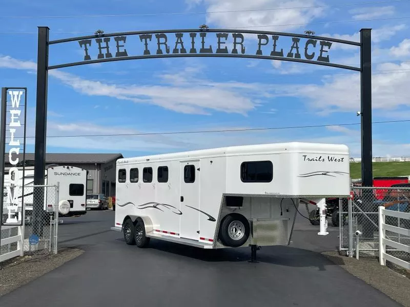 2026 Trails West Classic 4H GN w/ Conv Pkg.