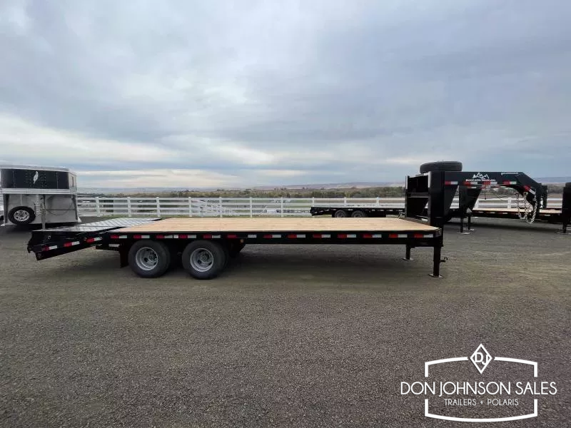 2026 Snake River GNFB25-20K DT Flatbed GN Trailer w/ Center Pop-up
