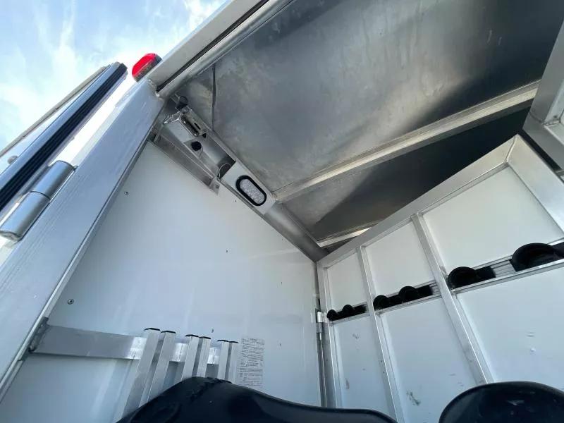 used Horse Trailers Sundowner Trailers  for sale, in Walla Walla, WA Thumbnail 11