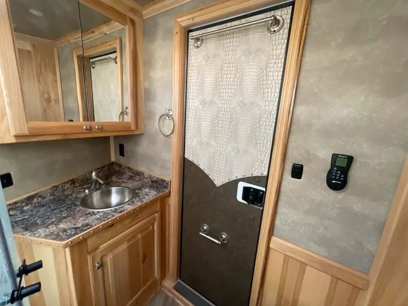 used Horse Trailers Featherlite  for sale, in Walla Walla, WA Thumbnail 27