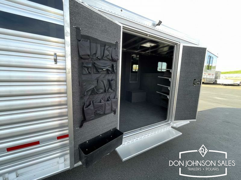 Featherlite 8413 20' 4H GN Horse Trailer w/Premier Tack