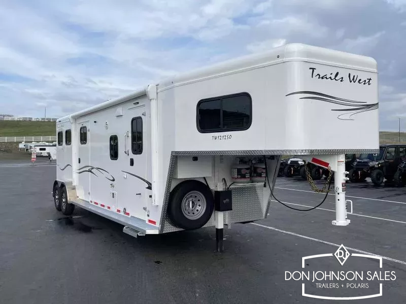 2026 Trails West Classic 12x12 2H LQ GN w/ Side Tack