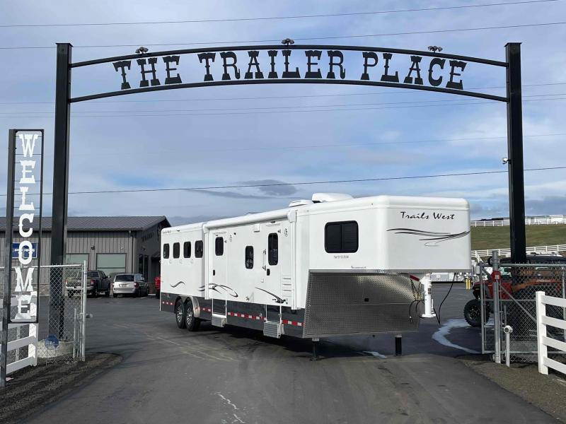 2024 Trails West Classic 4H 13x13 SO LQ GN 8' Wide & Warm Blood Height