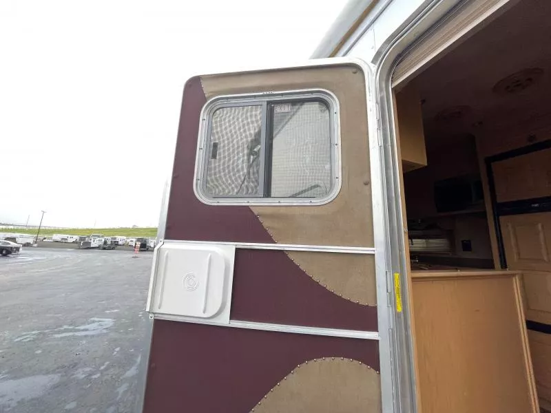 used Horse Trailers Featherlite  for sale, in Walla Walla, WA Thumbnail 9