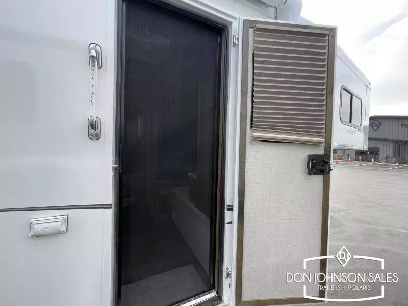 2026 Trails West Classic 12x12 2H LQ GN w/ Side Tack