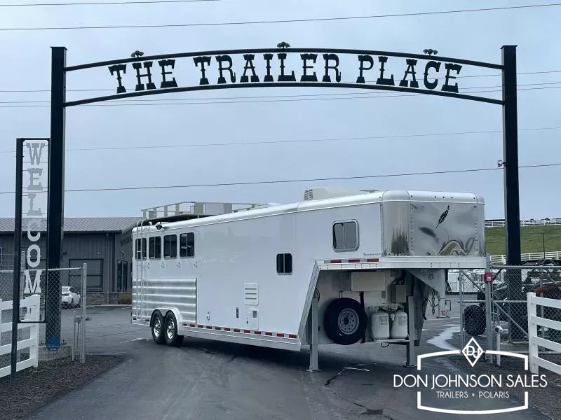 2012 Featherlite 8581 4H LQ GN w/ 11' Short Wall 1764872252