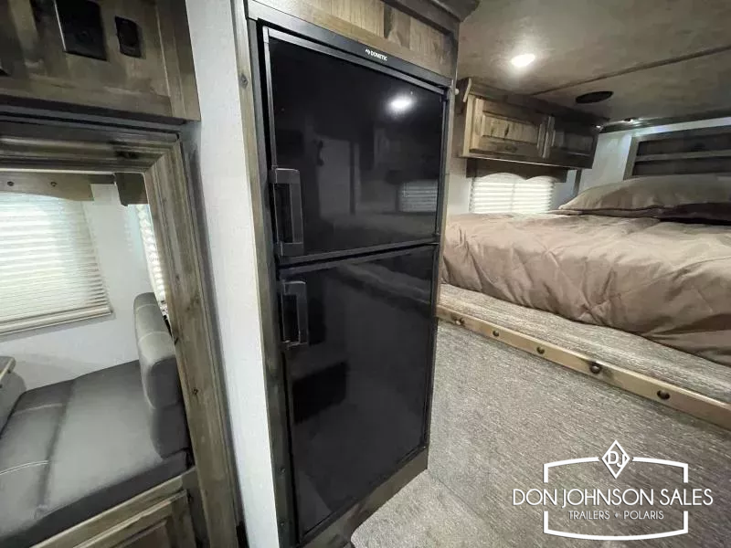 2026 Trails West Classic 12x12 2H LQ GN w/ Side Tack