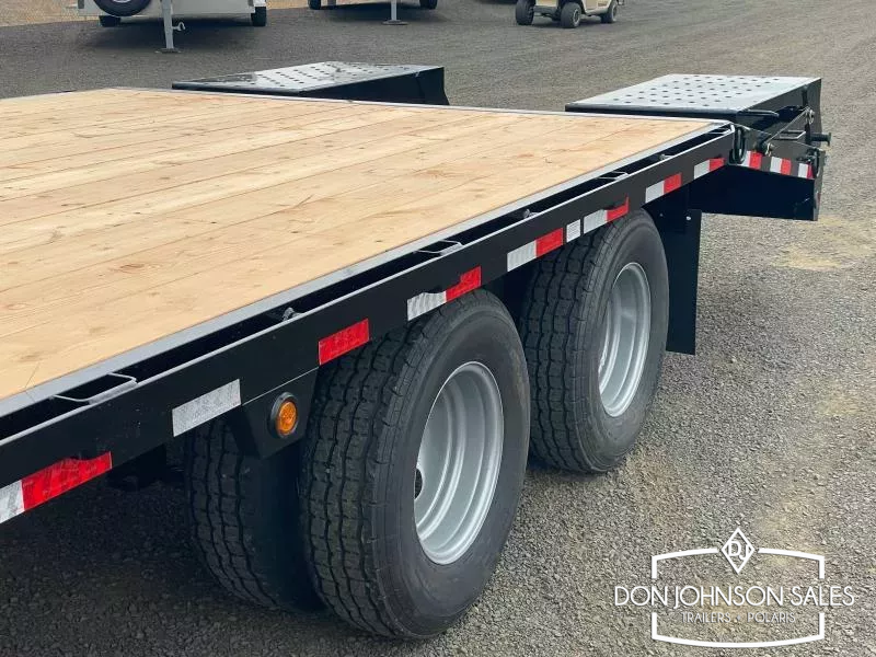 2026 Snake River GNFB25-20K DT Flatbed GN Trailer w/ Center Pop-up