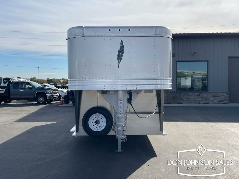 Featherlite 8413 20' 4H GN Horse Trailer w/Premier Tack