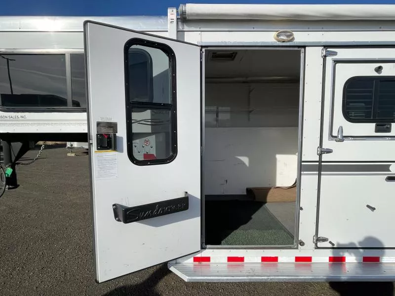used Horse Trailers Sundowner Trailers  for sale, in Walla Walla, WA Thumbnail 6