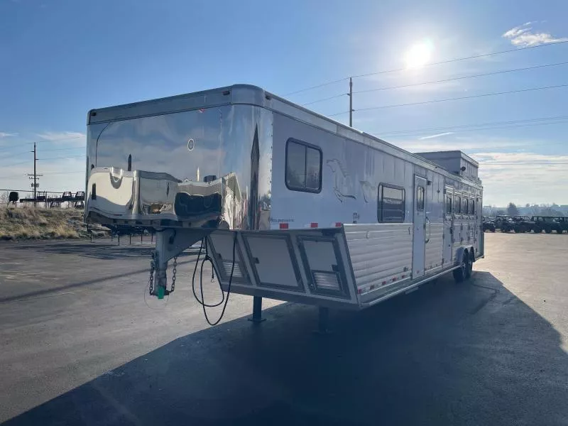 used Horse Trailers Integrity Trailers  for sale, in Walla Walla, WA Thumbnail 3