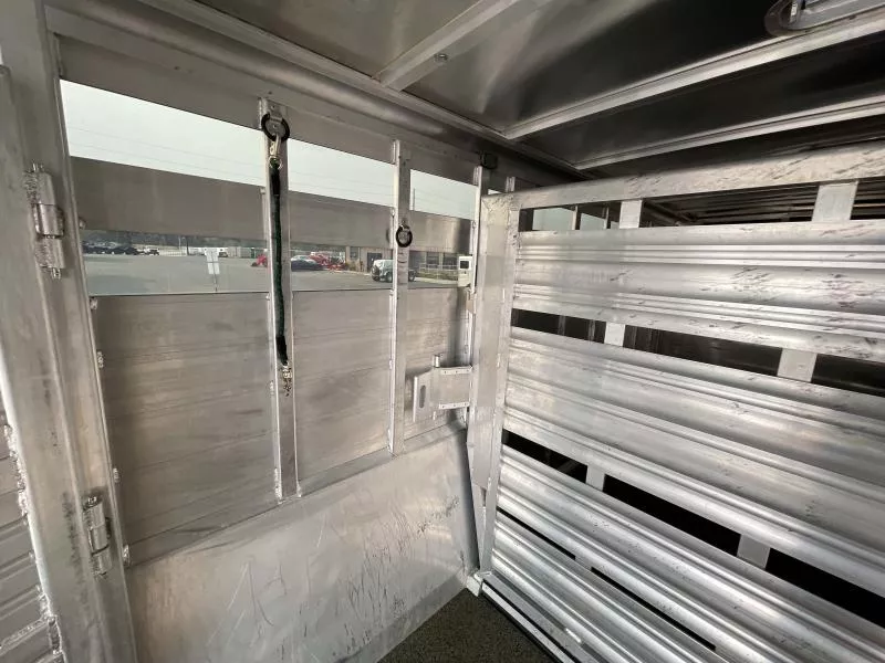 used Horse Trailers Featherlite  for sale, in Walla Walla, WA Thumbnail 25
