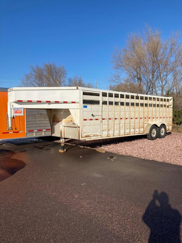 2010 Trail-Rite 6'8 x 24' GN Stock Trailer 2010 Trail-Rite 6'8 x 24' GN Stock Trailer