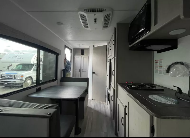 used Travel Trailers Viking RV Viking Saga for sale, in Lake Cowichan, BC Thumbnail 3