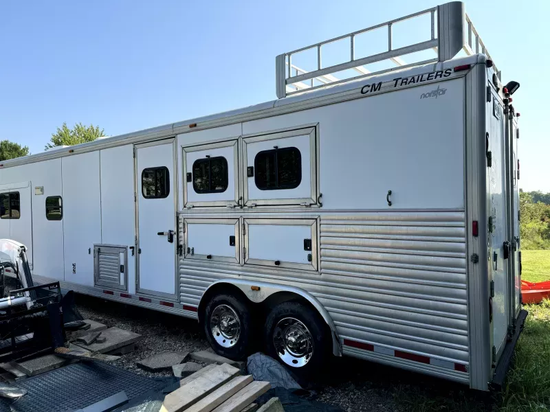 used Horse Trailers CM  for sale, in Mc Kean, PA Thumbnail 24