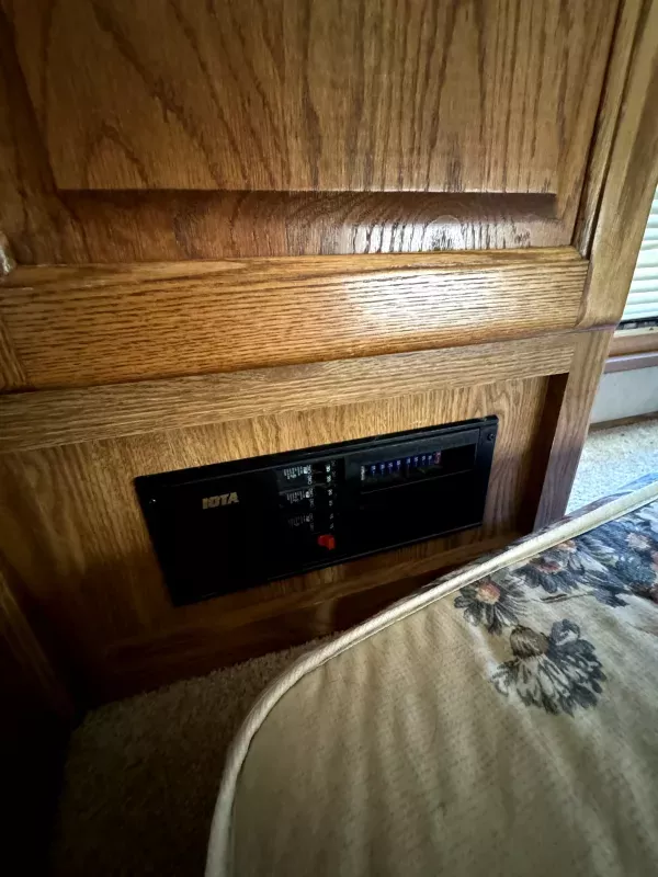 used Horse Trailers CM  for sale, in Mc Kean, PA Thumbnail 14