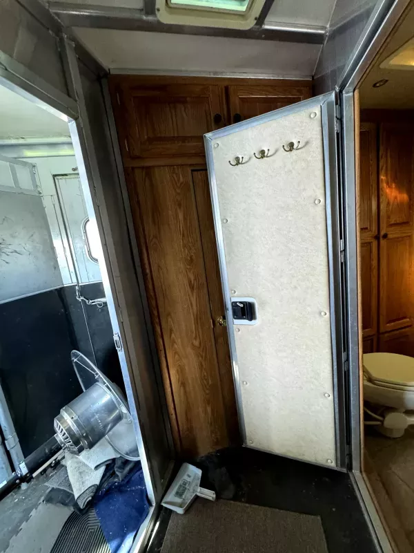 used Horse Trailers CM  for sale, in Mc Kean, PA Thumbnail 20