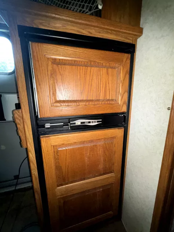 used Horse Trailers CM  for sale, in Mc Kean, PA Thumbnail 3