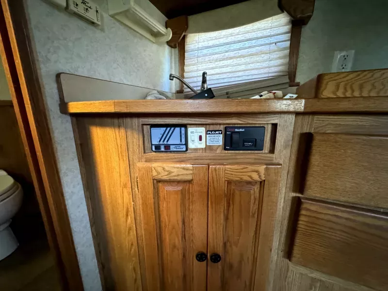 used Horse Trailers CM  for sale, in Mc Kean, PA Thumbnail 21