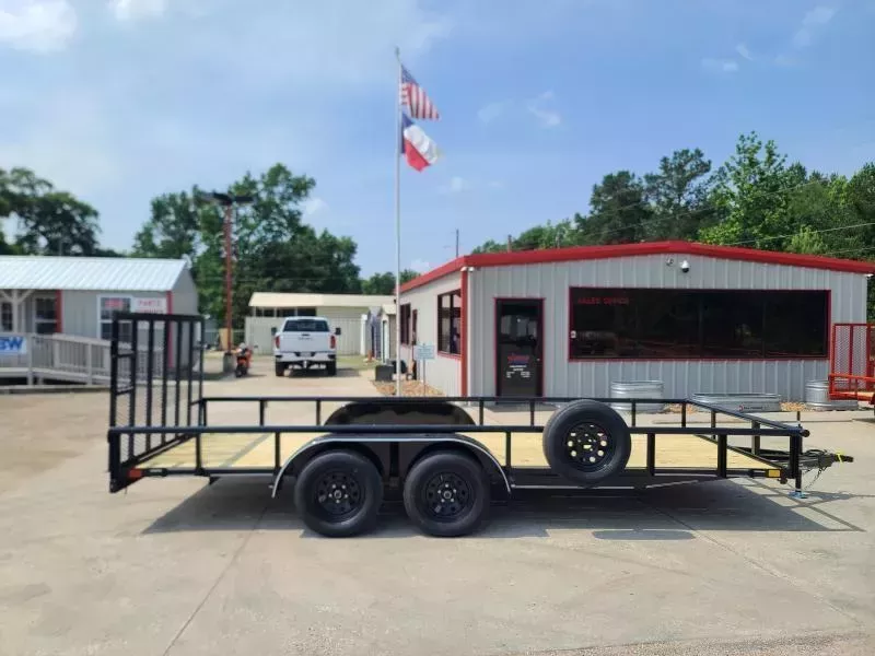 DAVIDSON 83 x 18 TANDEM AXLE PIPETOP WITH A 4 FOOT RAMP GATE AND BRAKES