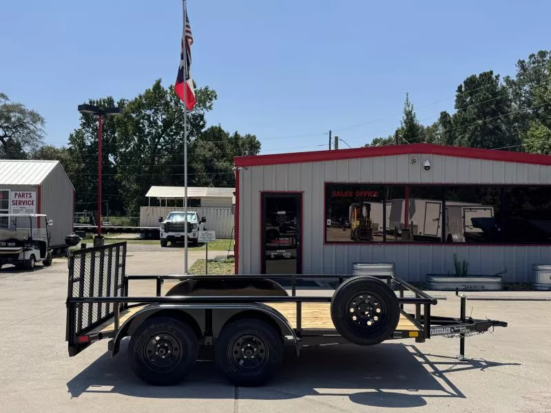 DAVIDSON 77 X 12 TANDEM AXLE PIPETOP WITH A DOVETAIL RAMP GATE WITH SPRING ASSIST