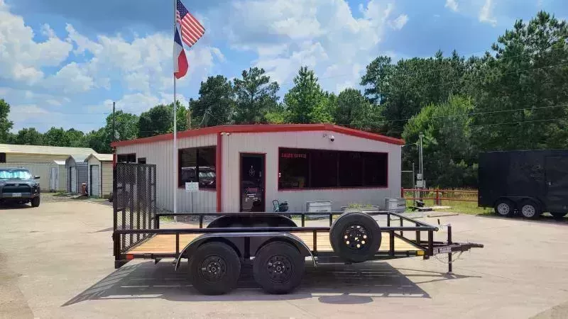 DAVIDSON 77 X 12 TANDEM AXLE PIPETOP WITH A 4 RAMP GATE WITH SPRING ASSIST