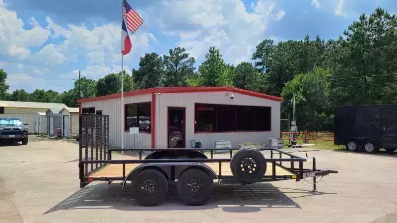 DAVIDSON 77 X 12 TANDEM AXLE PIPETOP WITH A 4 RAMP GATE WITH SPRING ASSIST