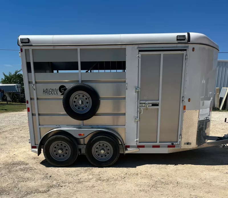 used Horse Trailers Maverick Trailers  for sale, in New Braunfels, TX Thumbnail 2