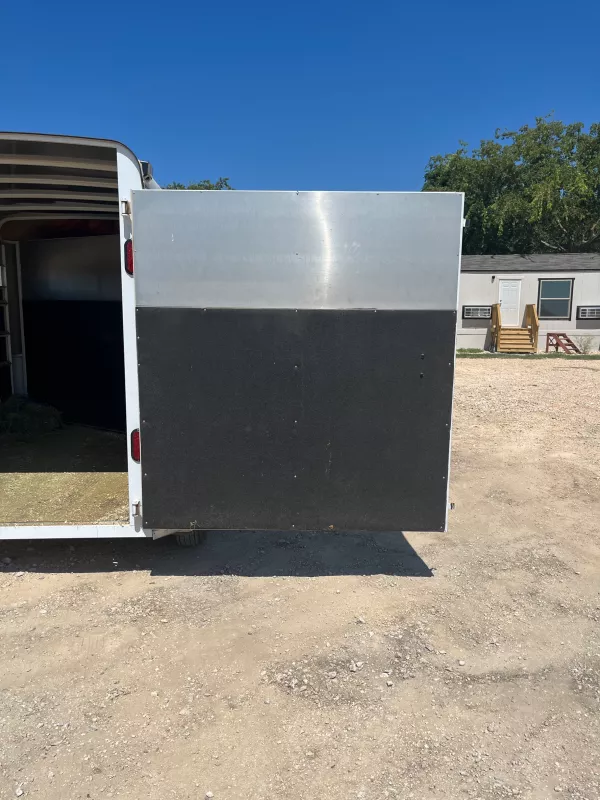used Horse Trailers Maverick Trailers  for sale, in New Braunfels, TX Thumbnail 5