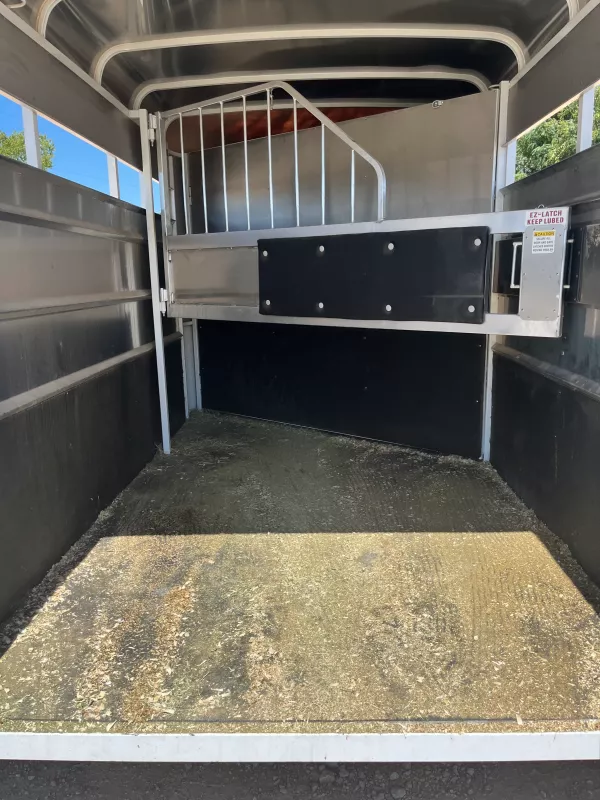 used Horse Trailers Maverick Trailers  for sale, in New Braunfels, TX Thumbnail 7