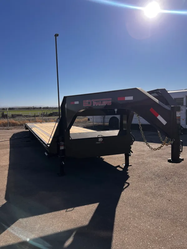 2026 ED Trailers 40’ Deckover dovetail W mega ramps General Trailers