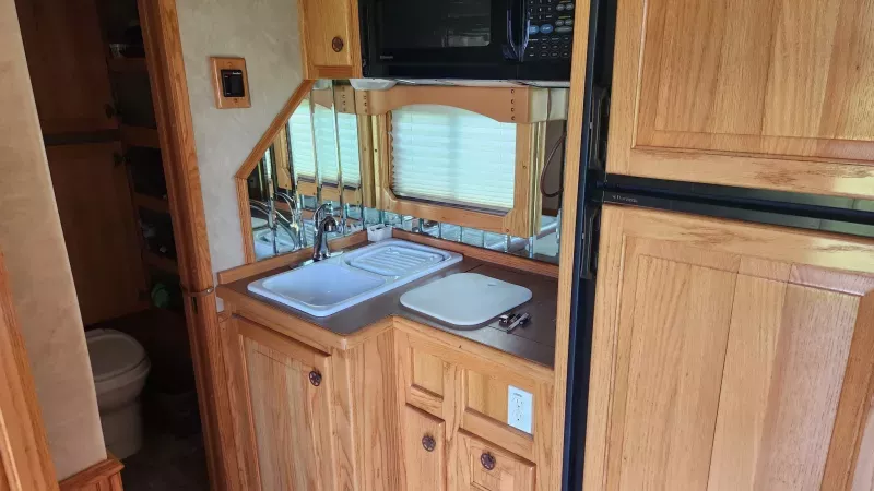 used Horse Trailers Featherlite  for sale, in Nichols, IA Thumbnail 3