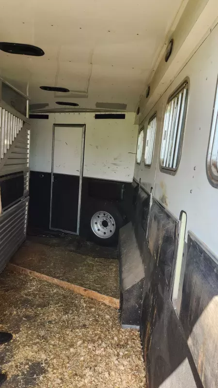 used Horse Trailers Featherlite  for sale, in Nichols, IA Thumbnail 12