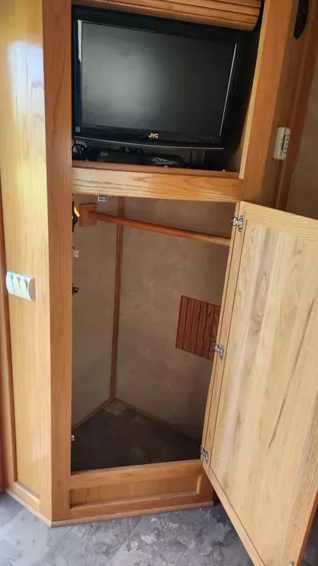 used Horse Trailers Featherlite  for sale, in Nichols, IA Thumbnail 8