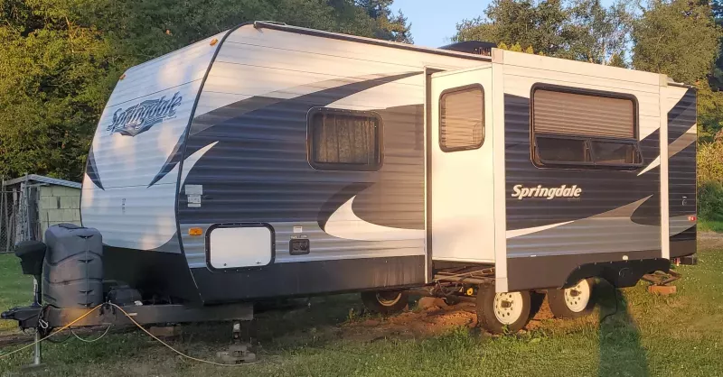 Keystone Springdale 24 Foot – 2015 One Owner Great Condition