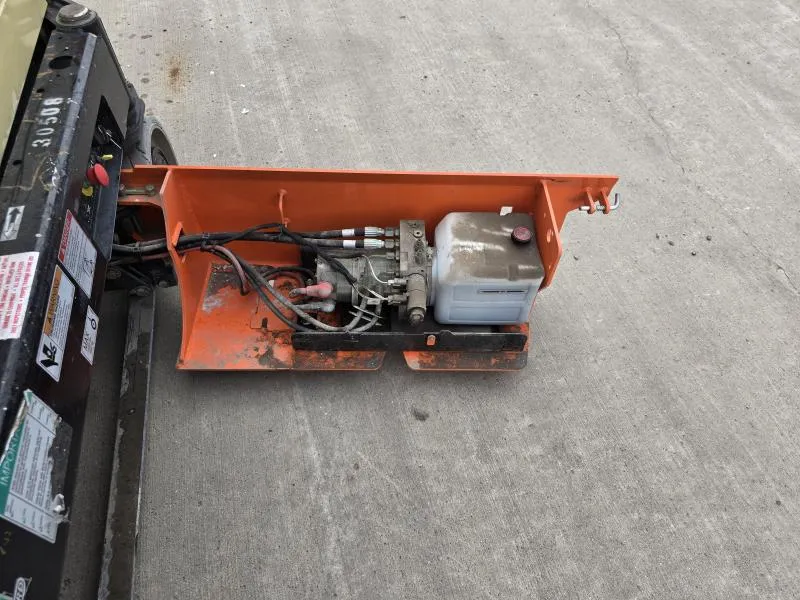 used Equipment / Flatbed Trailers JLG  for sale, in West Fargo, ND Thumbnail 12