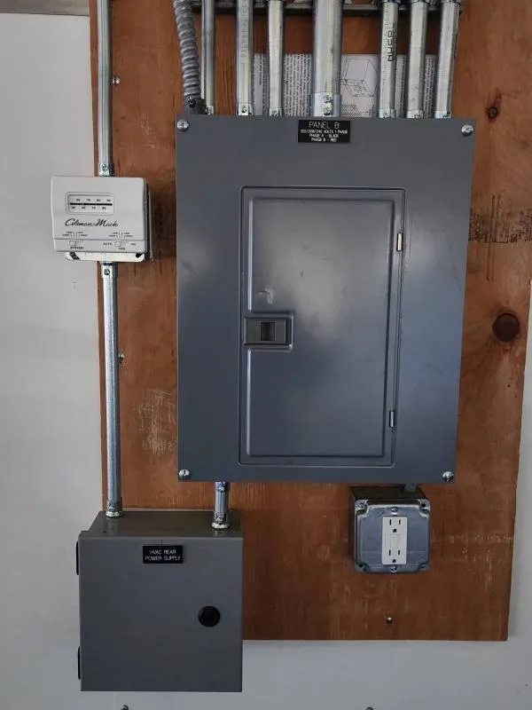 used Cargo (Enclosed) Trailers Featherlite  for sale, in West Fargo, ND Thumbnail 17