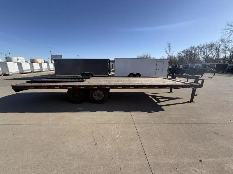 used Equipment / Flatbed Trailers Load Trail  for sale, in West Fargo, ND Thumbnail 4