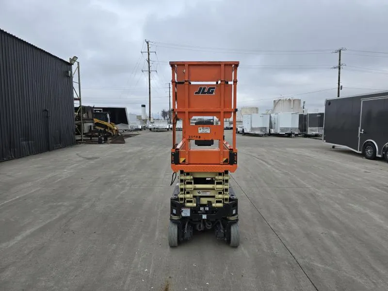 used Equipment / Flatbed Trailers JLG  for sale, in West Fargo, ND Thumbnail 2