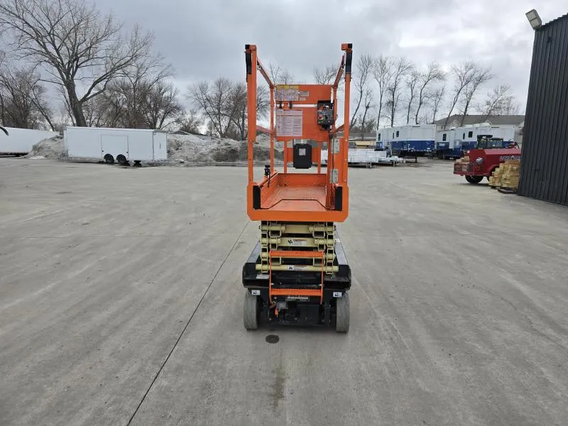 used Equipment / Flatbed Trailers JLG  for sale, in West Fargo, ND Thumbnail 4