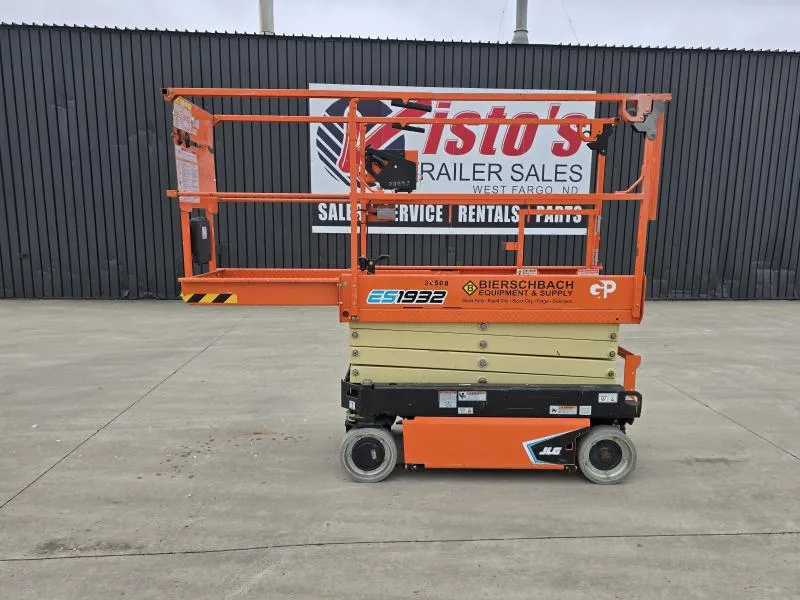used Equipment / Flatbed Trailers JLG  for sale, in West Fargo, ND Thumbnail 10