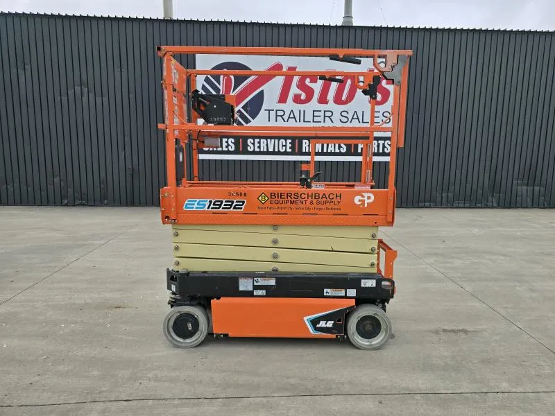 used Equipment / Flatbed Trailers JLG  for sale, in West Fargo, ND Thumbnail 7