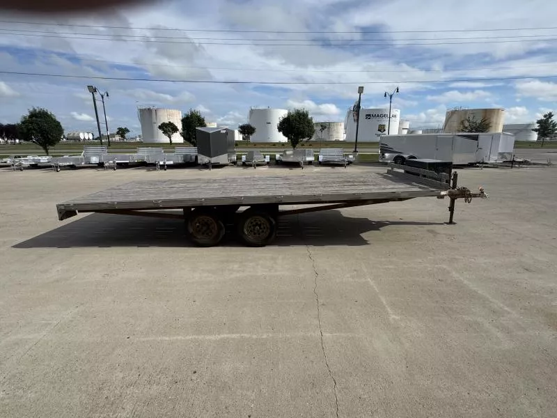 used Equipment / Flatbed Trailers Metz Company  for sale, in West Fargo, ND Thumbnail 4