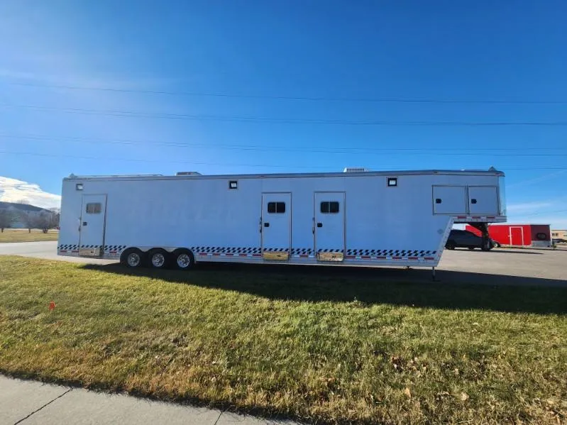 used Cargo (Enclosed) Trailers Featherlite  for sale, in West Fargo, ND Thumbnail 4