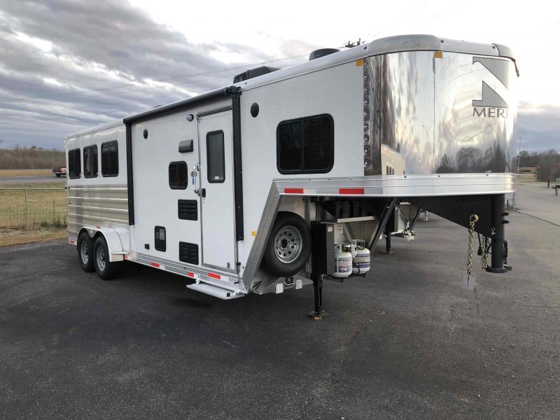 2022 Merhow Trailers 7307 NS GN Horse Trailer 2022 Merhow Trailers 7307 NS GN Horse Trailer