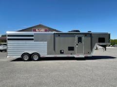 2021 Merhow Trailers 8009 RWS Horse Trailer 2021 Merhow Trailers 8009 RWS Horse Trailer